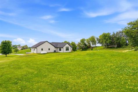 1997 Alex Way SW Oxford IA 52322