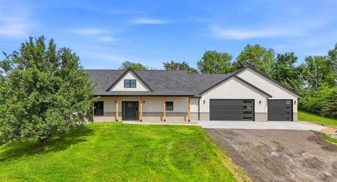 1997 Alex Way SW Oxford IA 52322