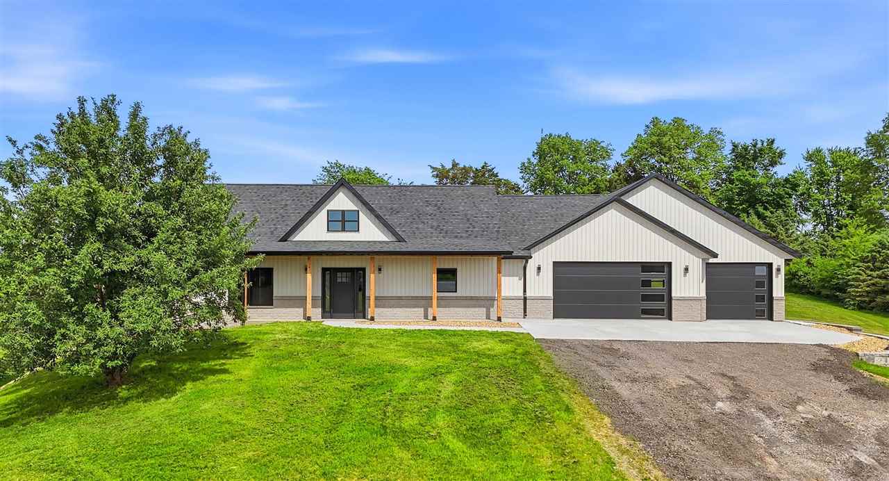 1997 Alex Way SW Oxford IA 52322