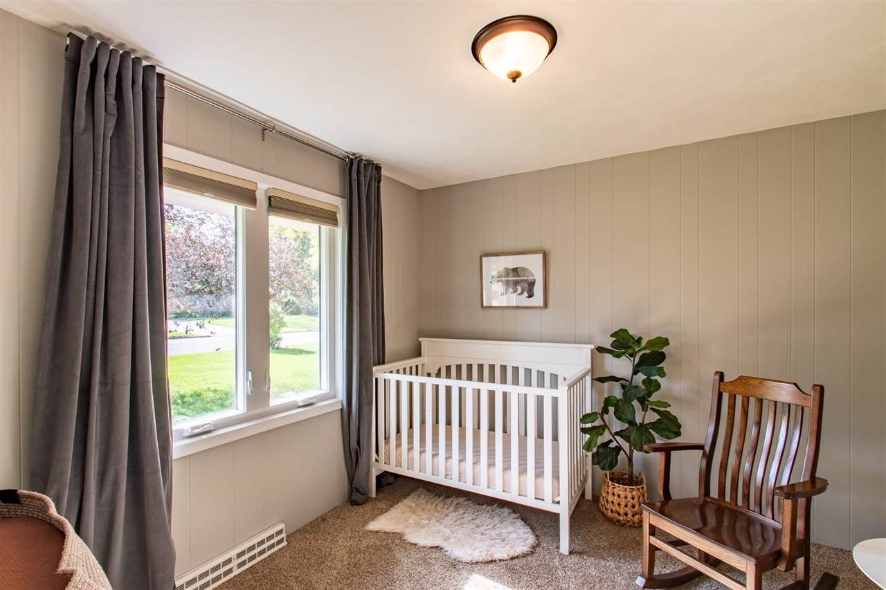 833 3rd Place Kalona IA 52247-9495