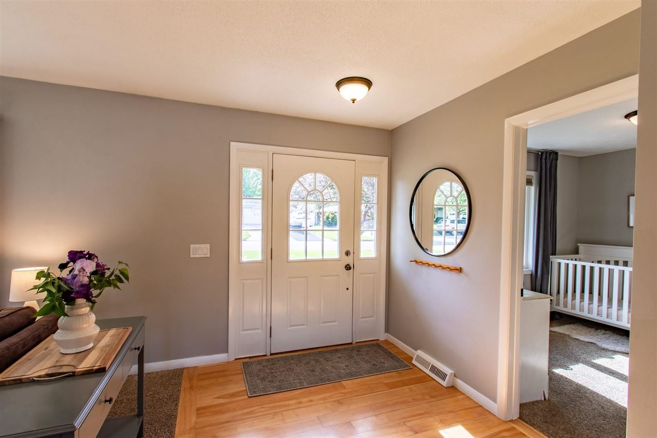 833 3rd Place Kalona IA 52247-9495