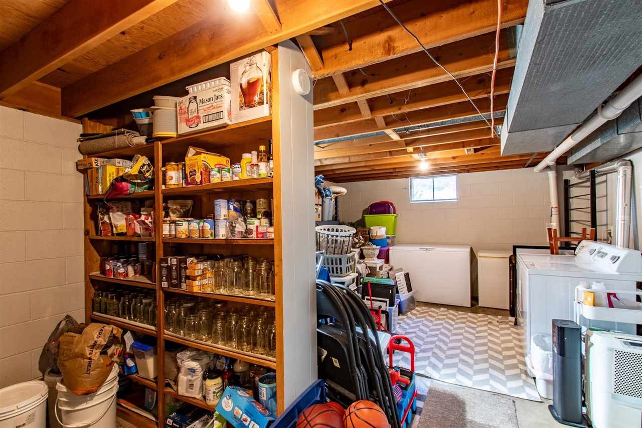 833 3rd Place Kalona IA 52247-9495