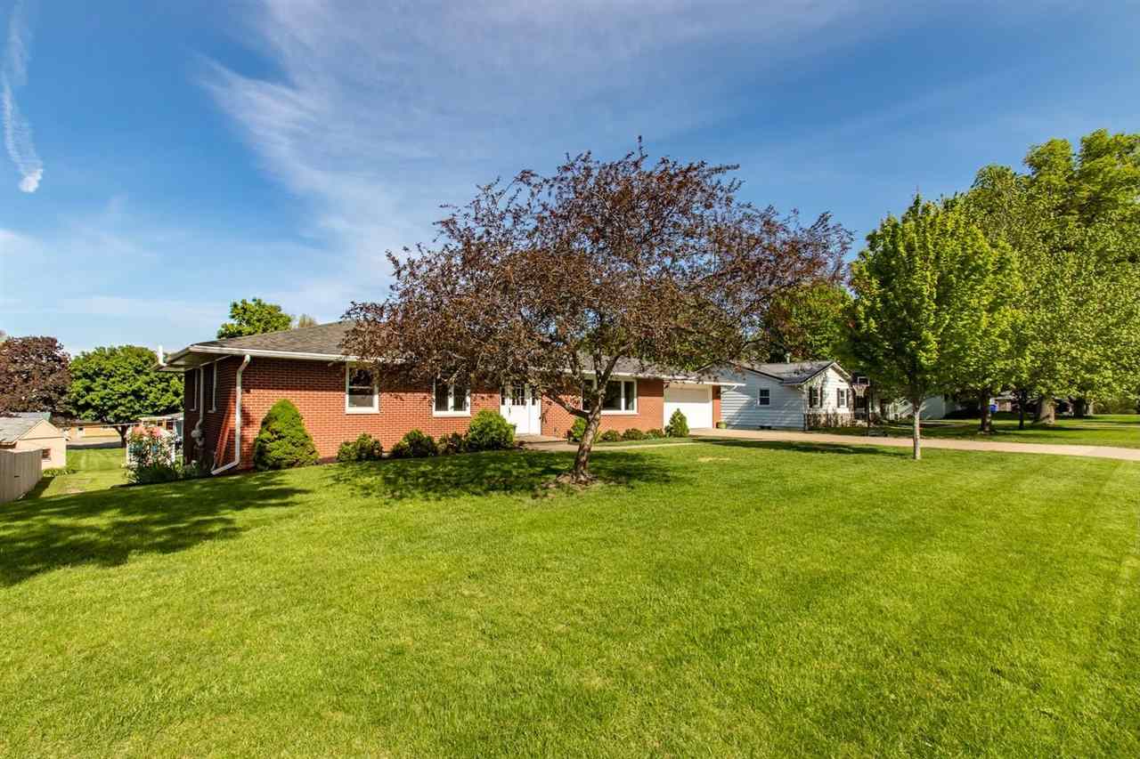 833 3rd Place Kalona IA 52247-9495