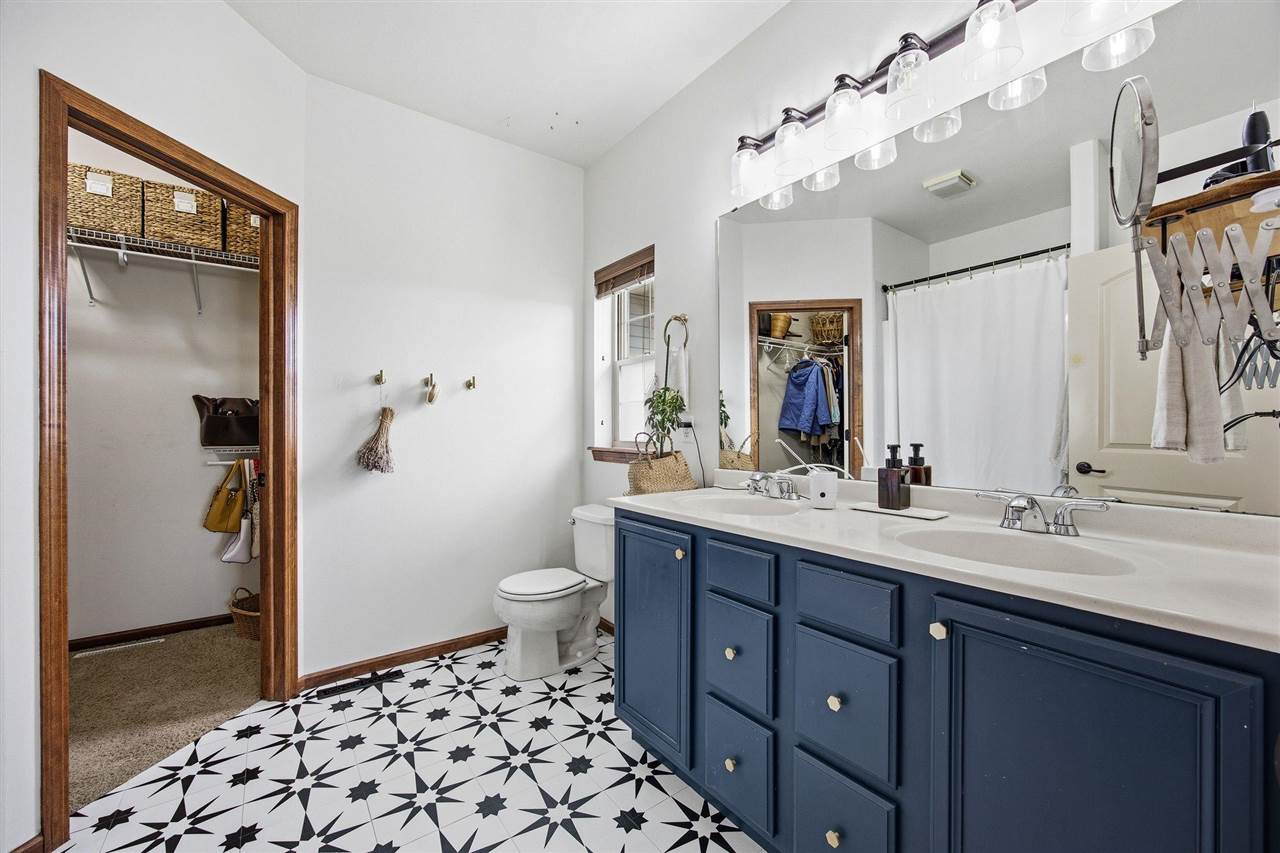 765 Berkshire Lane North Liberty IA 52317