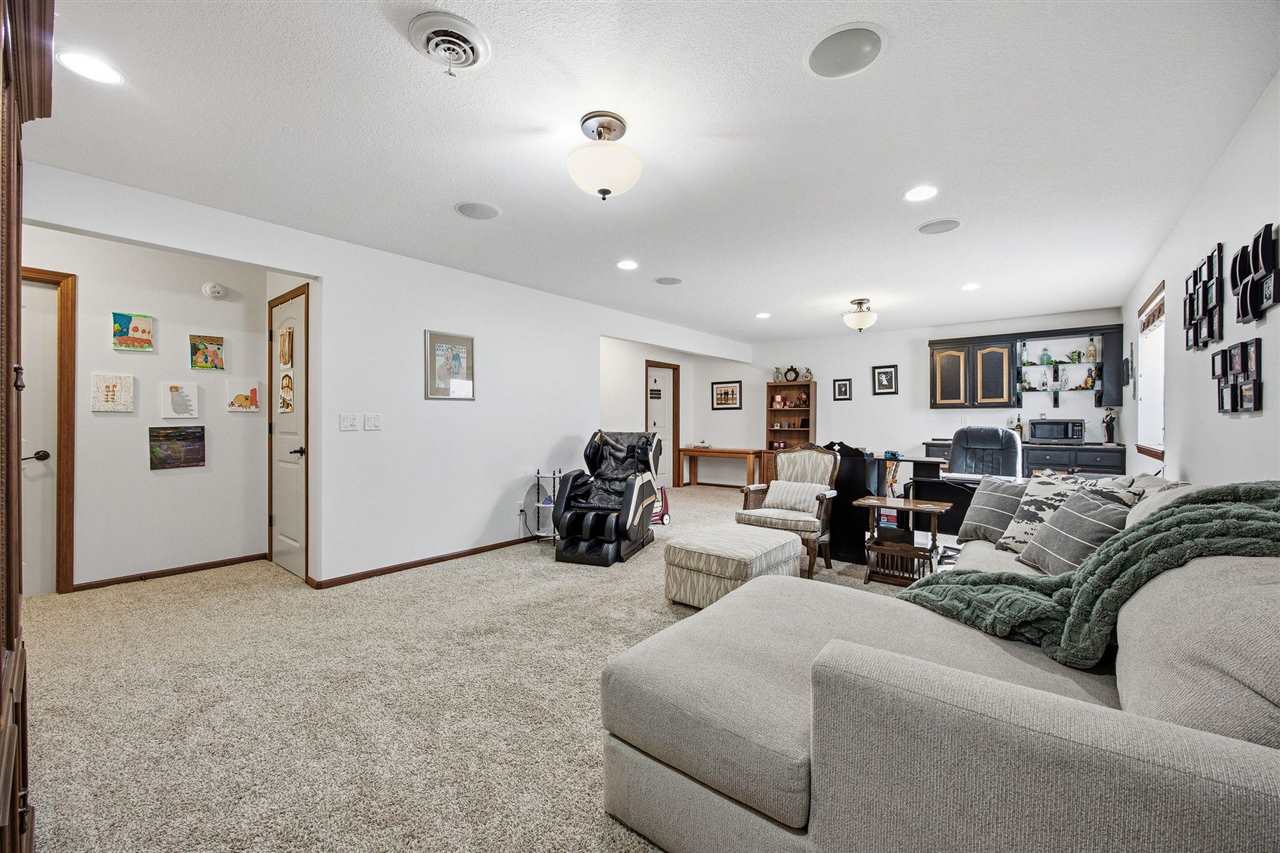 765 Berkshire Lane North Liberty IA 52317