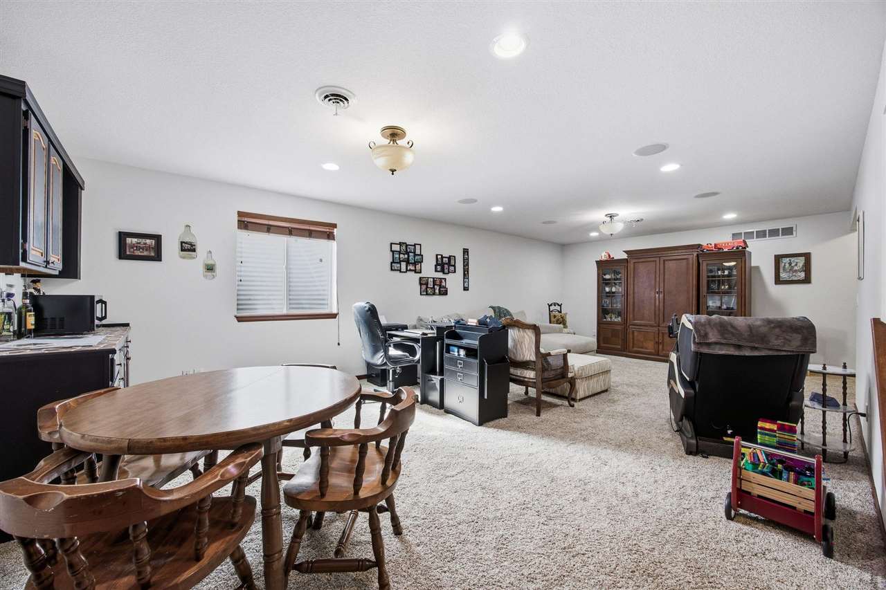 765 Berkshire Lane North Liberty IA 52317