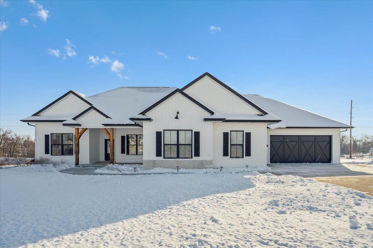 Cedar Rapids IA, 9243 Feather Ridge Pass