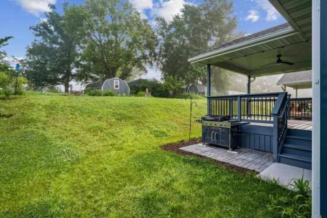 915 Prairie View Drive West Branch IA 52358