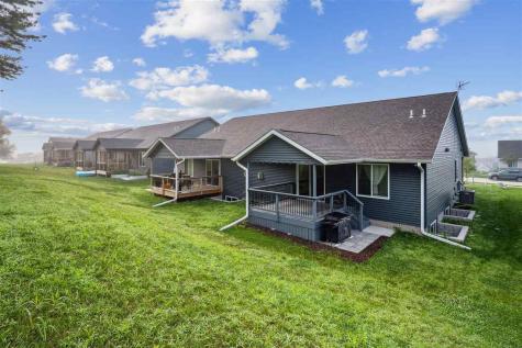 915 Prairie View Drive West Branch IA 52358