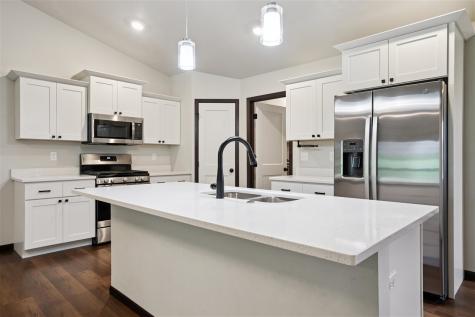 915 Prairie View Drive West Branch IA 52358