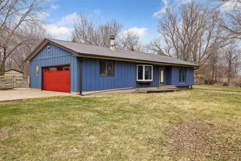 1169 Mill Street NE Swisher IA 52338