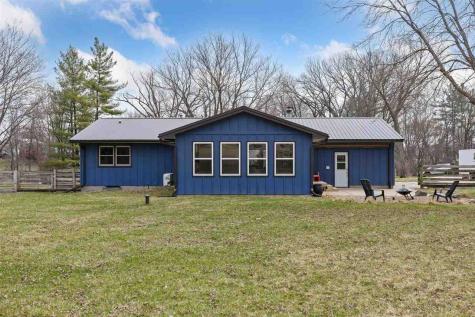 1169 Mill Street NE Swisher IA 52338