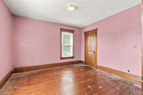 609 W 1st Avenue Dyersville IA 52040