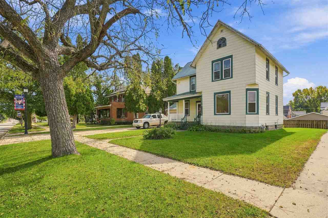 609 W 1st Avenue Dyersville IA 52040