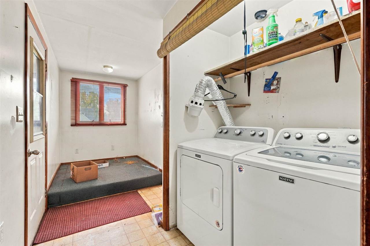 609 W 1st Avenue Dyersville IA 52040