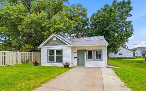 945 S 3rd Washington IA 52353