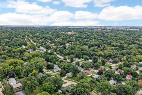 1339 E Bloomington Iowa City IA 52245
