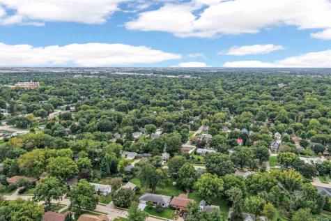 1339 E Bloomington Iowa City IA 52245