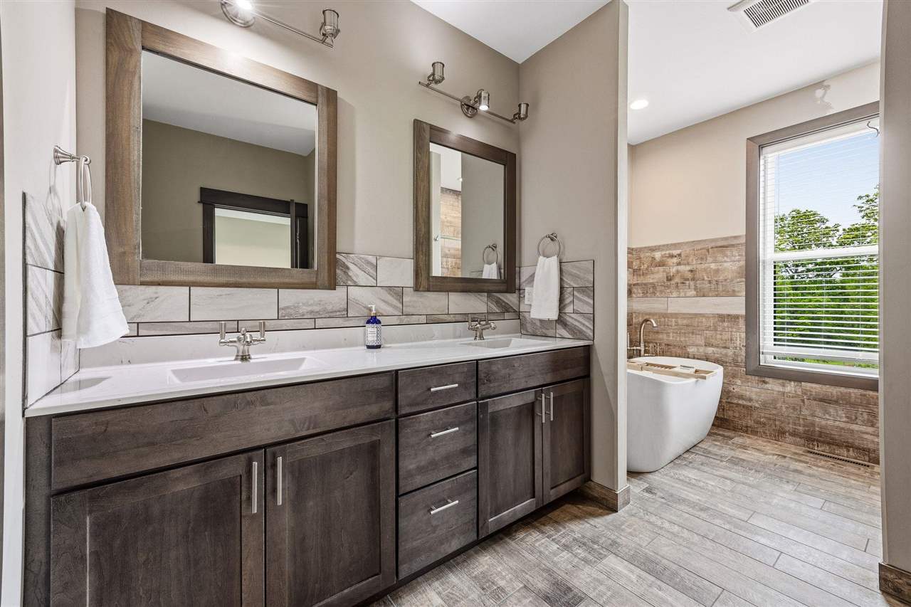 1730 Parkside Drive NE Solon IA 52333