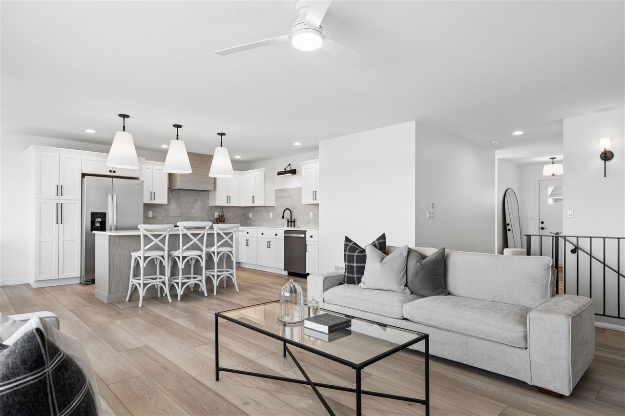 247 Hackberry Drive Palo IA 52324