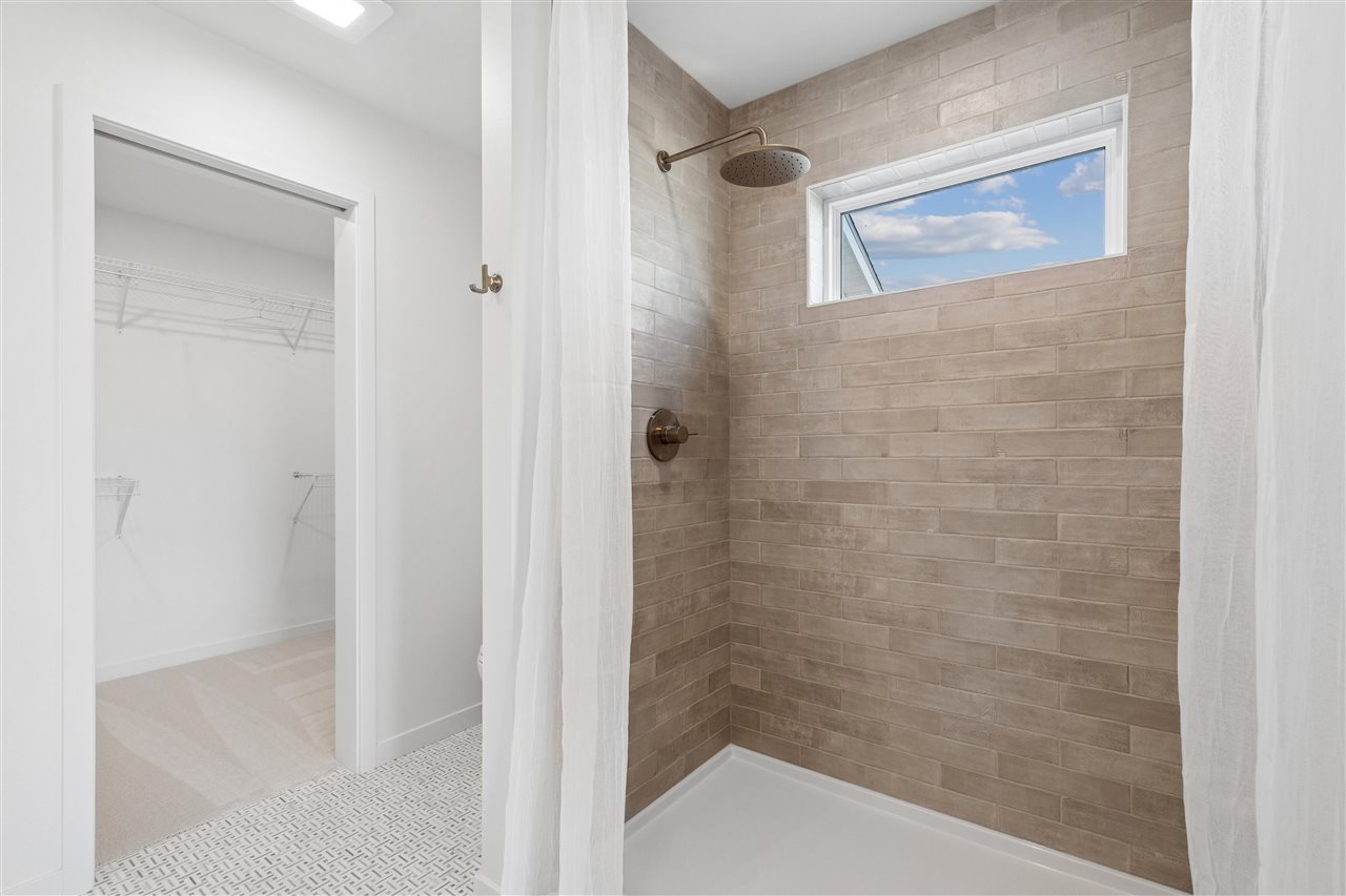 247 Hackberry Drive Palo IA 52324