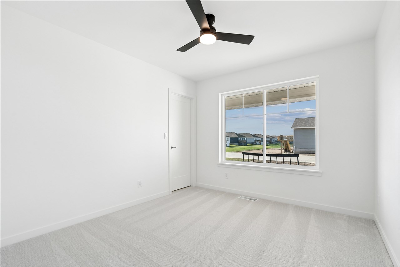 247 Hackberry Drive Palo IA 52324