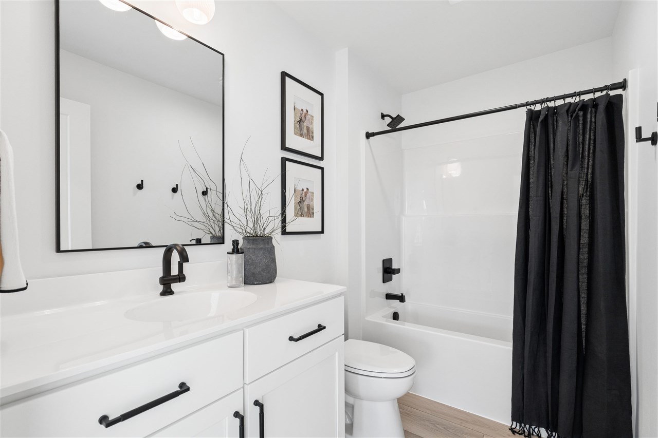 247 Hackberry Drive Palo IA 52324