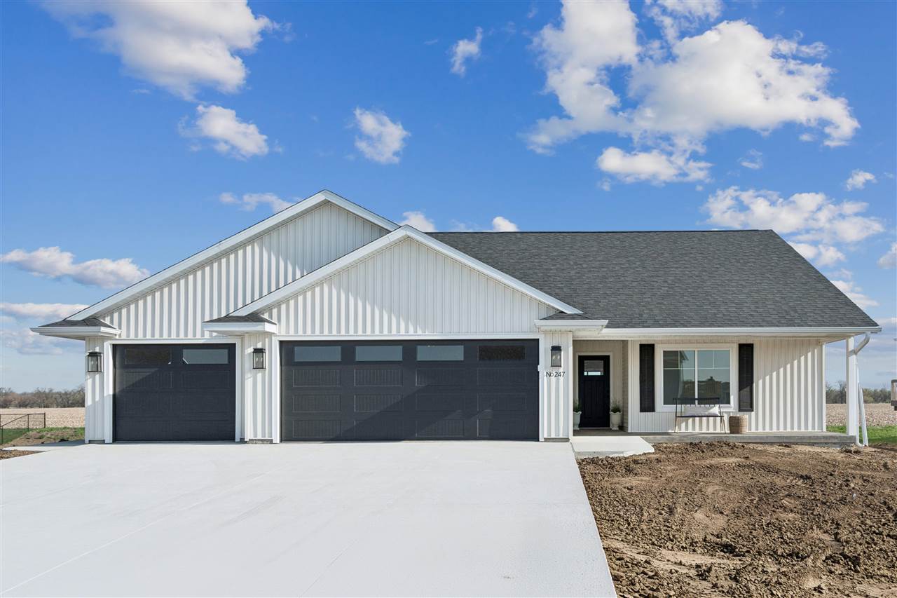 247 Hackberry Drive Palo IA 52324