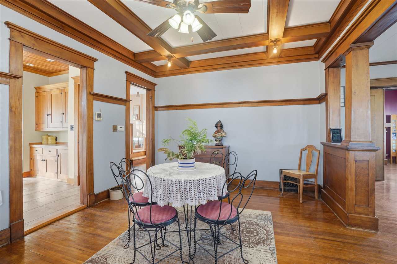 527 W Madison Washington IA 52353