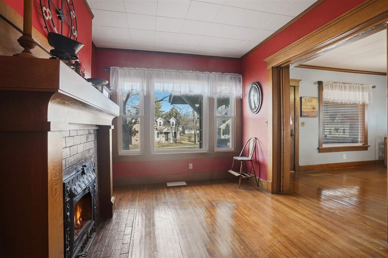 527 W Madison Washington IA 52353