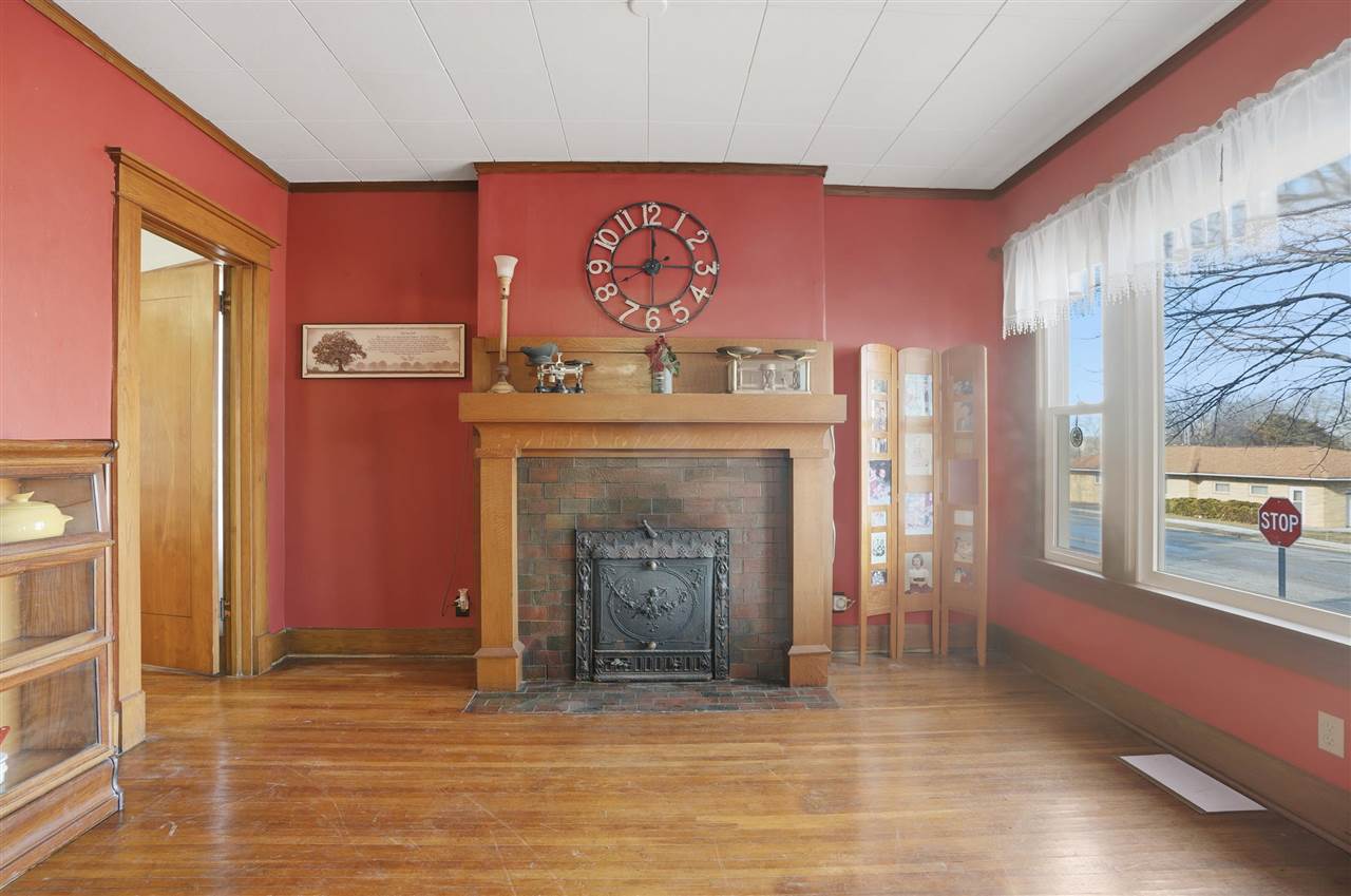 527 W Madison Washington IA 52353