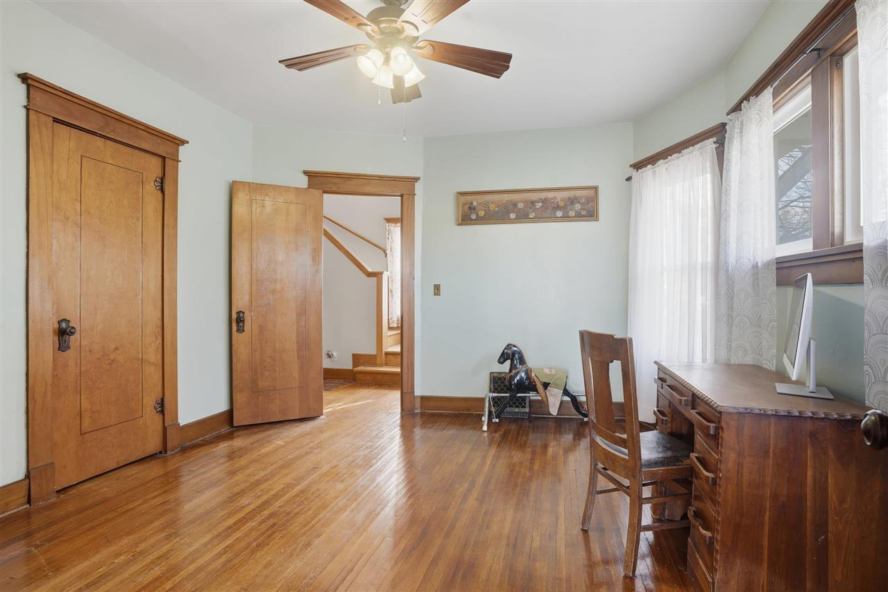 527 W Madison Washington IA 52353