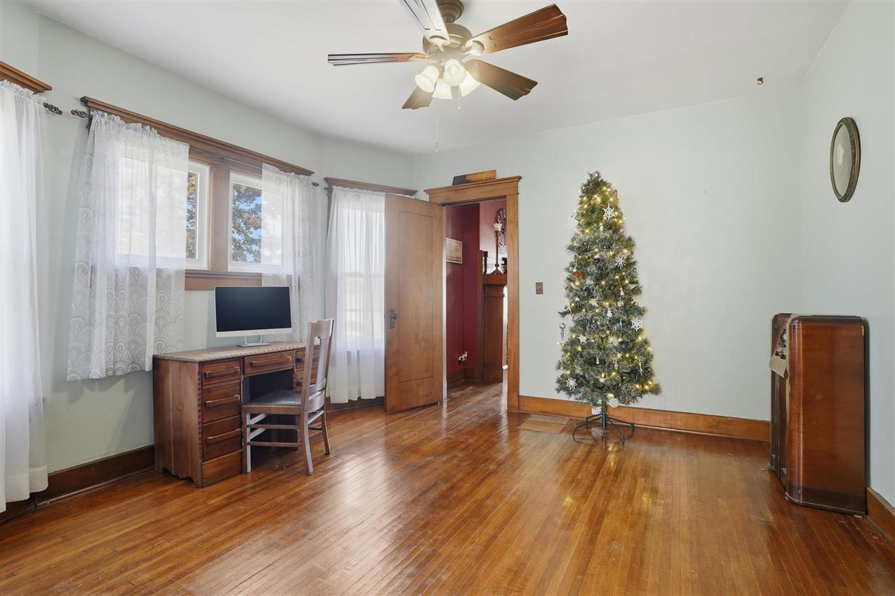 527 W Madison Washington IA 52353