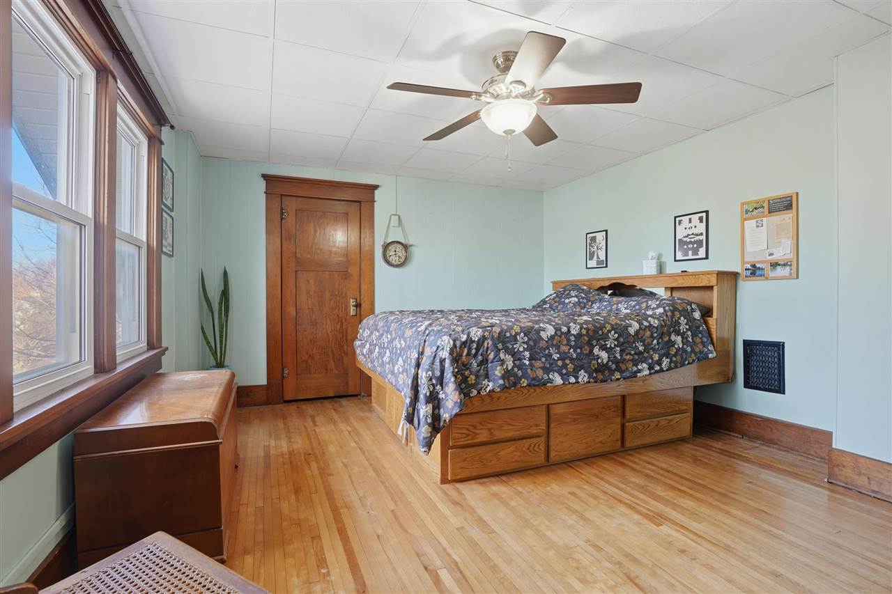 527 W Madison Washington IA 52353