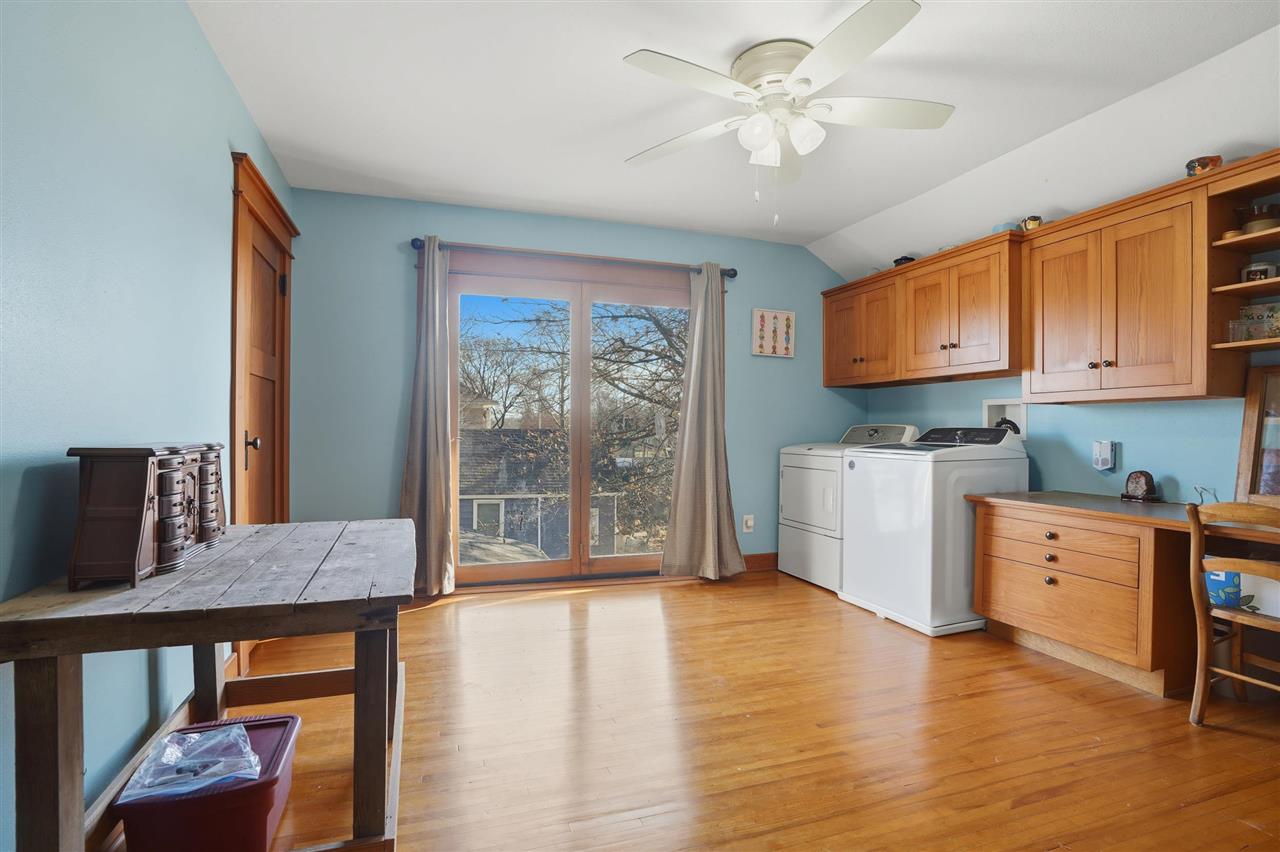 527 W Madison Washington IA 52353