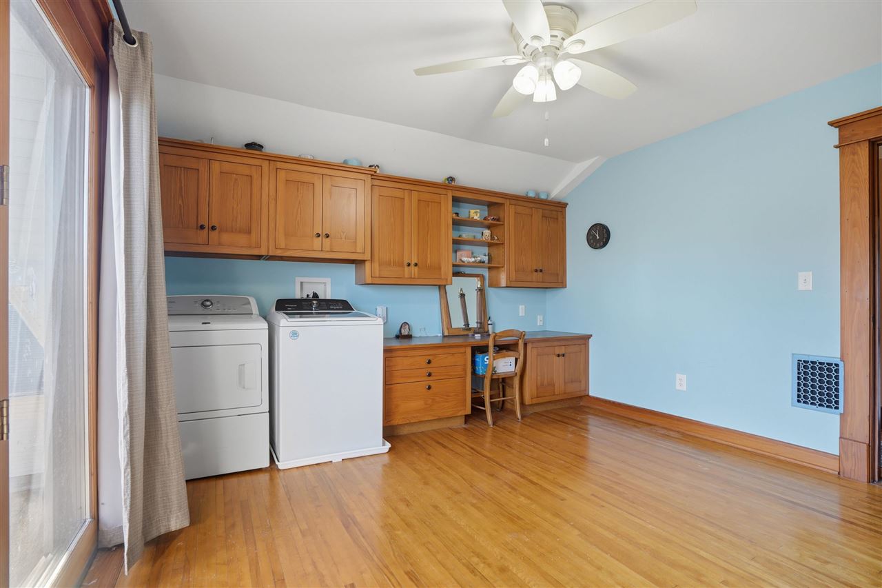 527 W Madison Washington IA 52353