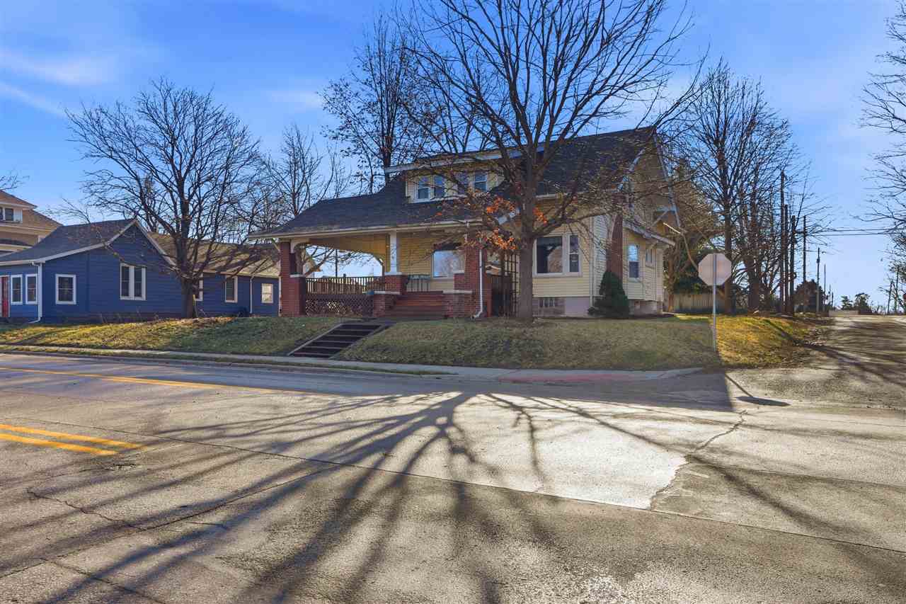527 W Madison Washington IA 52353