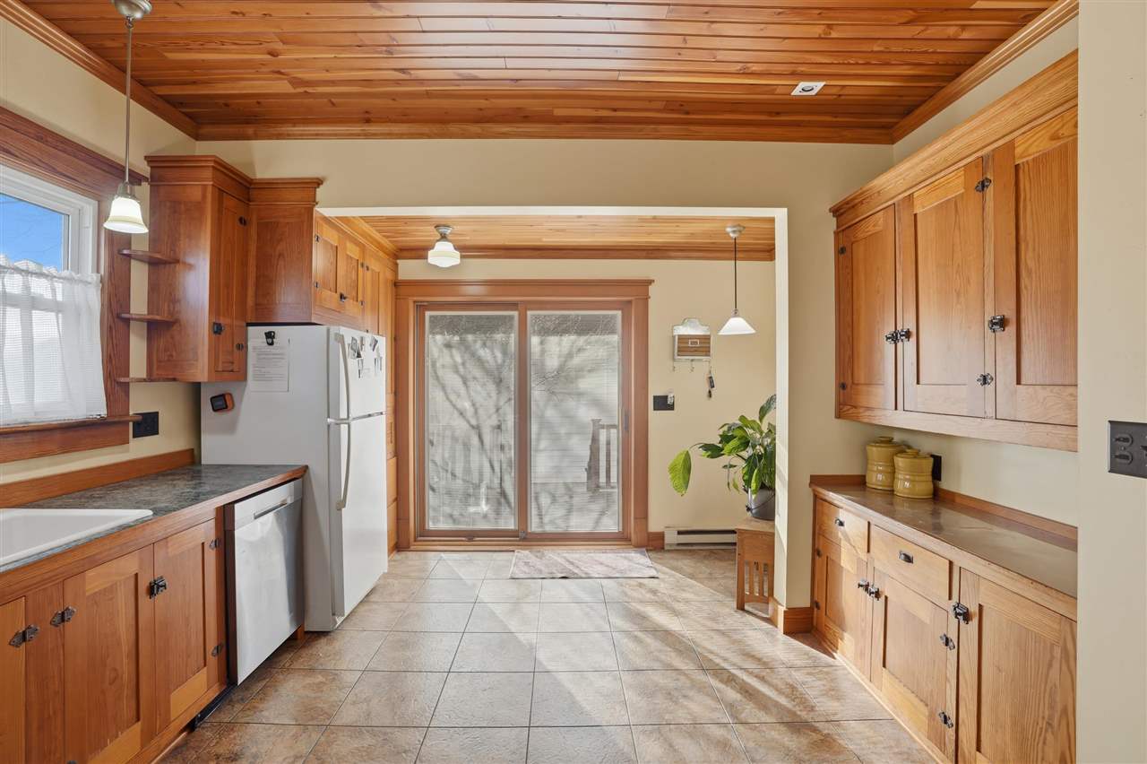 527 W Madison Washington IA 52353