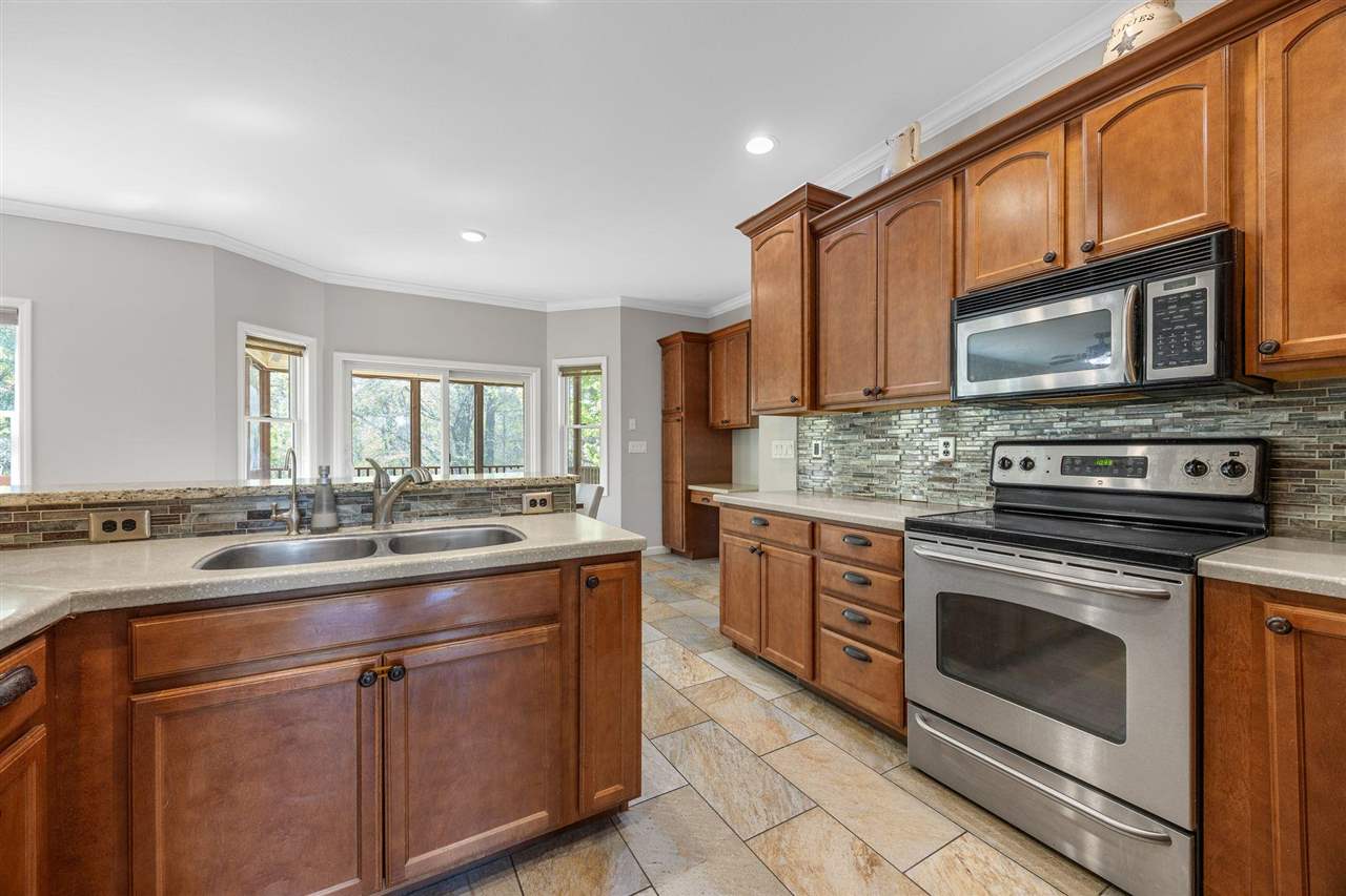 2002 Glen Oaks Ridge Coralville IA 52241
