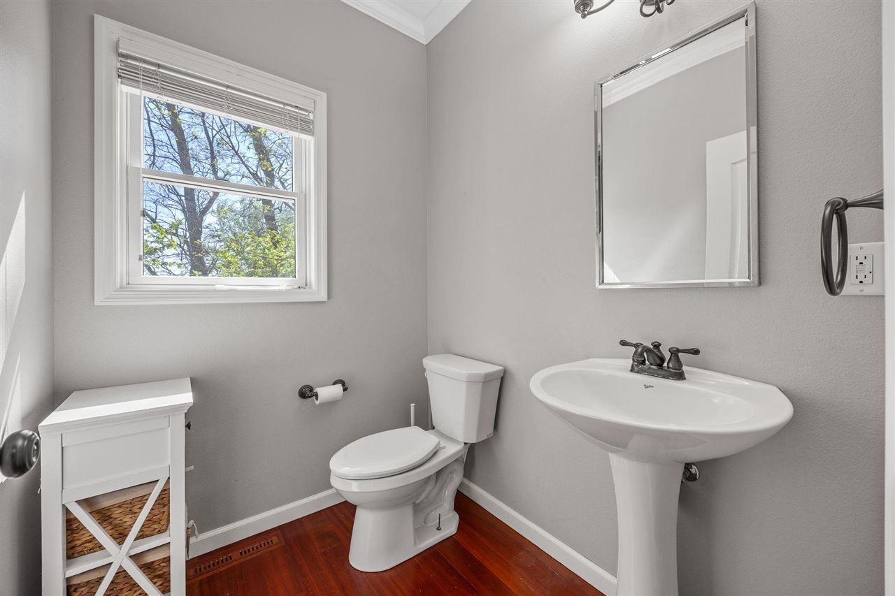 2002 Glen Oaks Ridge Coralville IA 52241