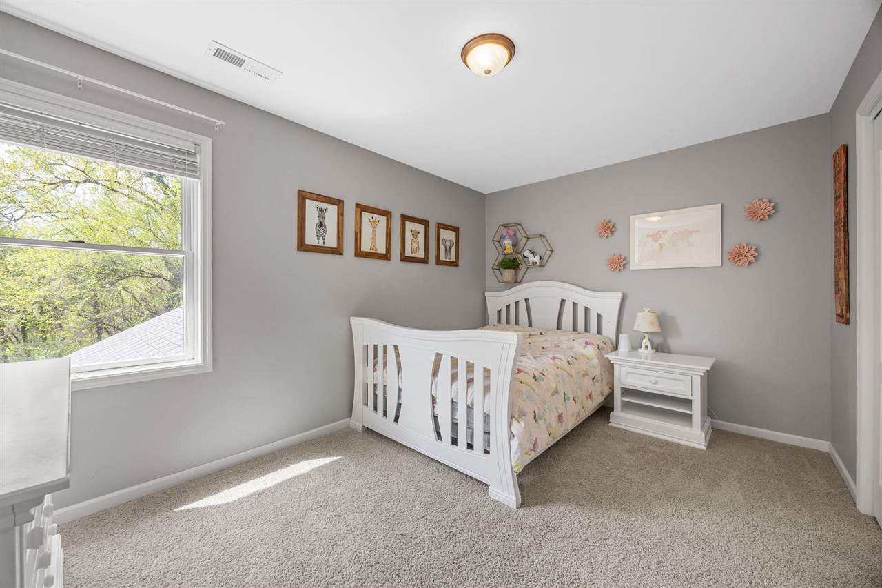 2002 Glen Oaks Ridge Coralville IA 52241