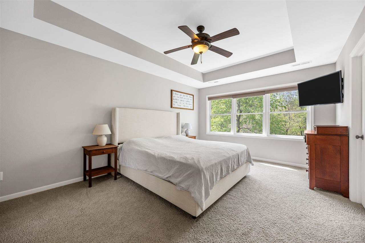 2002 Glen Oaks Ridge Coralville IA 52241