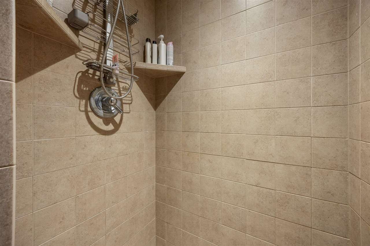 2002 Glen Oaks Ridge Coralville IA 52241