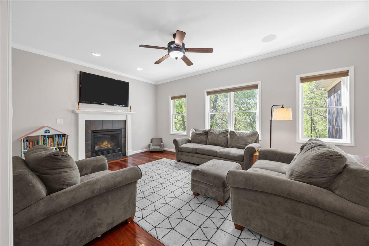 2002 Glen Oaks Ridge Coralville IA 52241