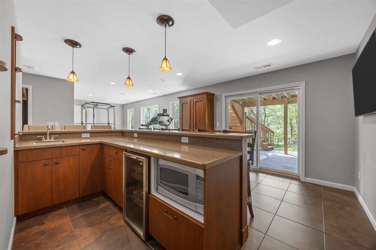 2002 Glen Oaks Ridge Coralville IA 52241
