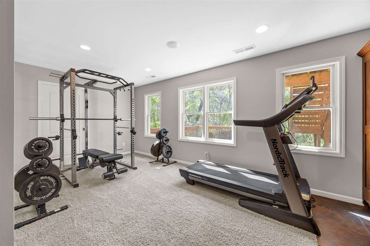 2002 Glen Oaks Ridge Coralville IA 52241