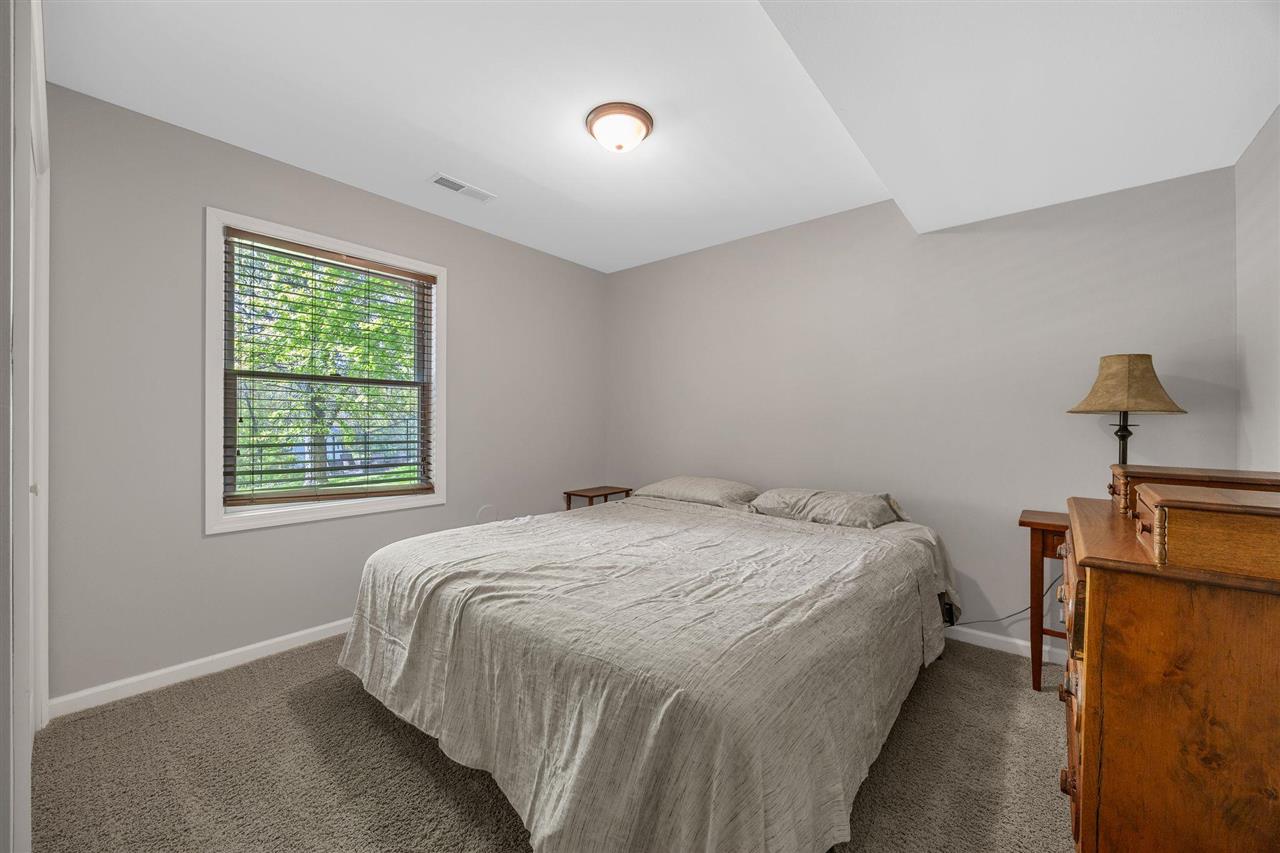2002 Glen Oaks Ridge Coralville IA 52241
