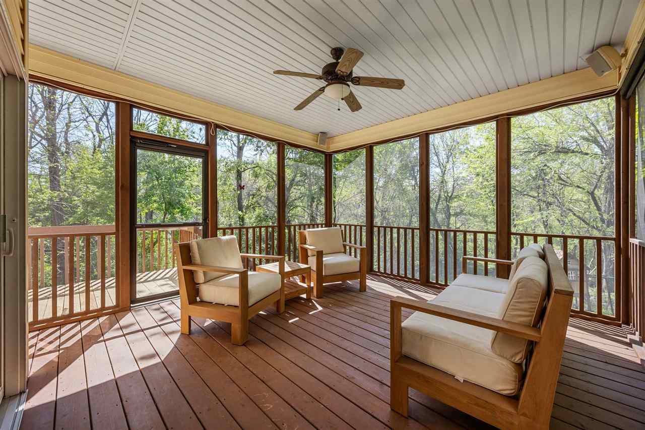 2002 Glen Oaks Ridge Coralville IA 52241
