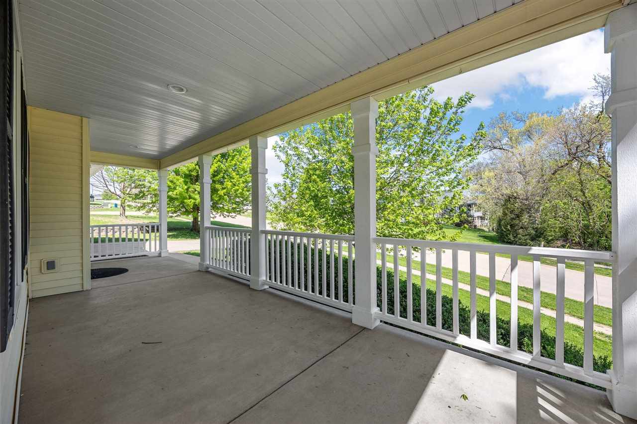 2002 Glen Oaks Ridge Coralville IA 52241