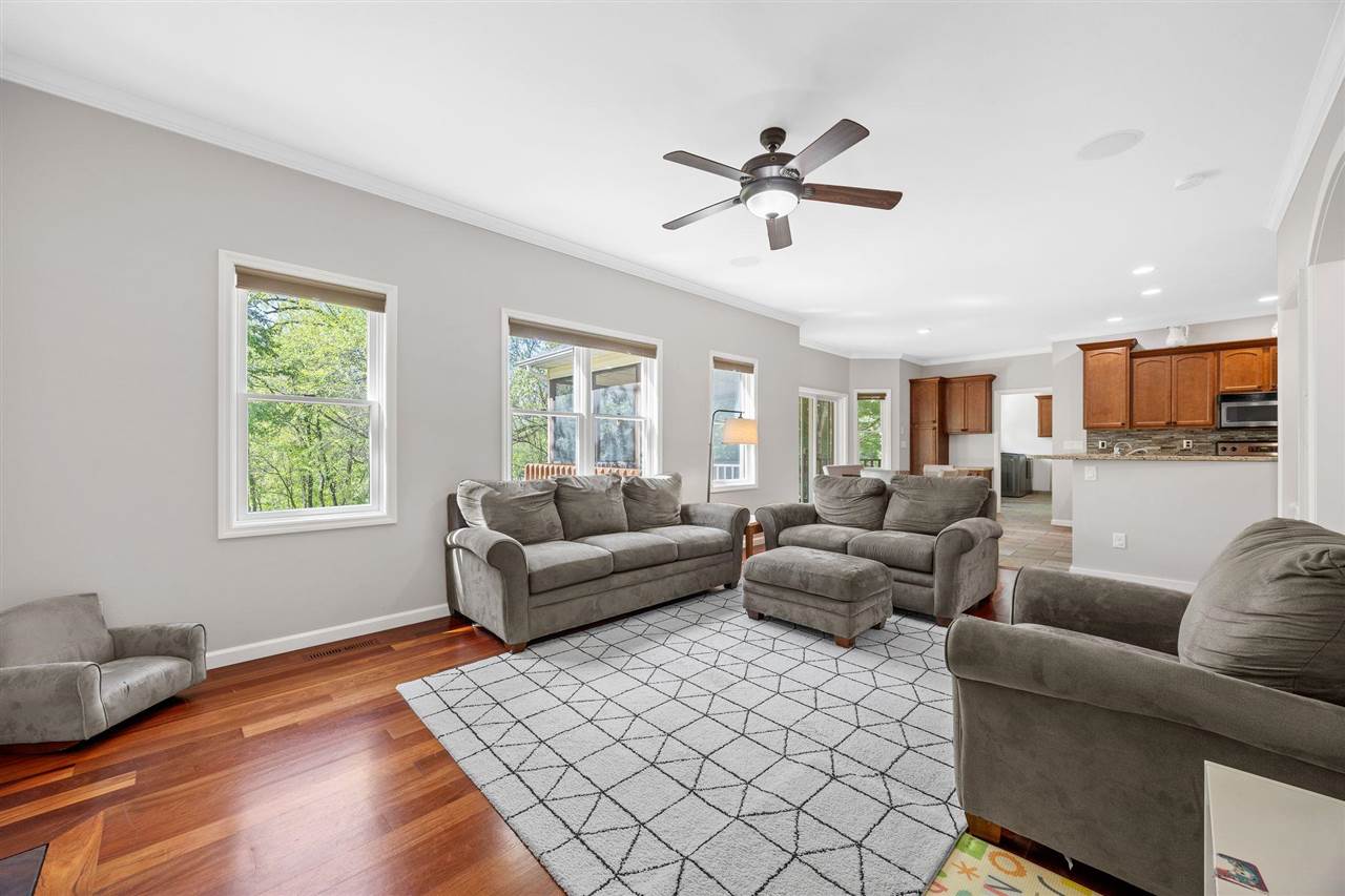 2002 Glen Oaks Ridge Coralville IA 52241